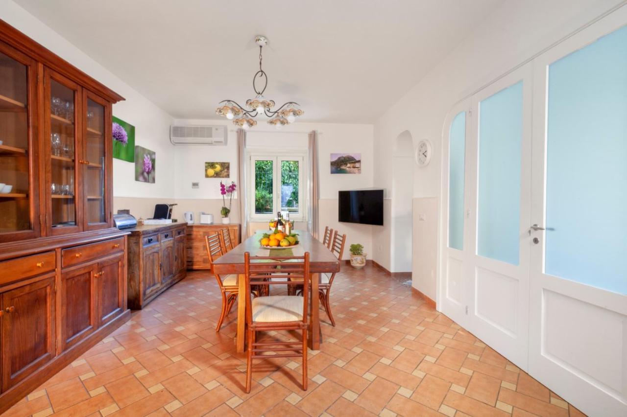 Casa Sorrento, Immerso Nel Verde A Pochi Passi Dal Centro Eksteriør billede